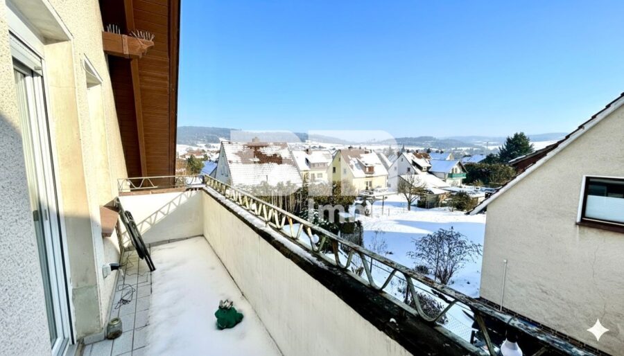 Umfangreich saniertes Ein- bis Zweifamilienhaus in idyllischer Ortsrandlage - OG / DG Balkon Panoramablick